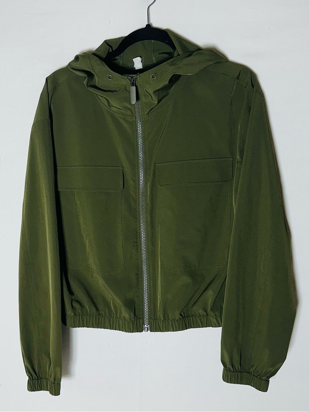 Tna Aritzia Spiro Logo Cropped Windbreaker Jacket M Olive Green Hooded Bomber